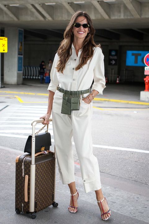 Las famosas y sus looks para viajar con estilo en el aeropuerto