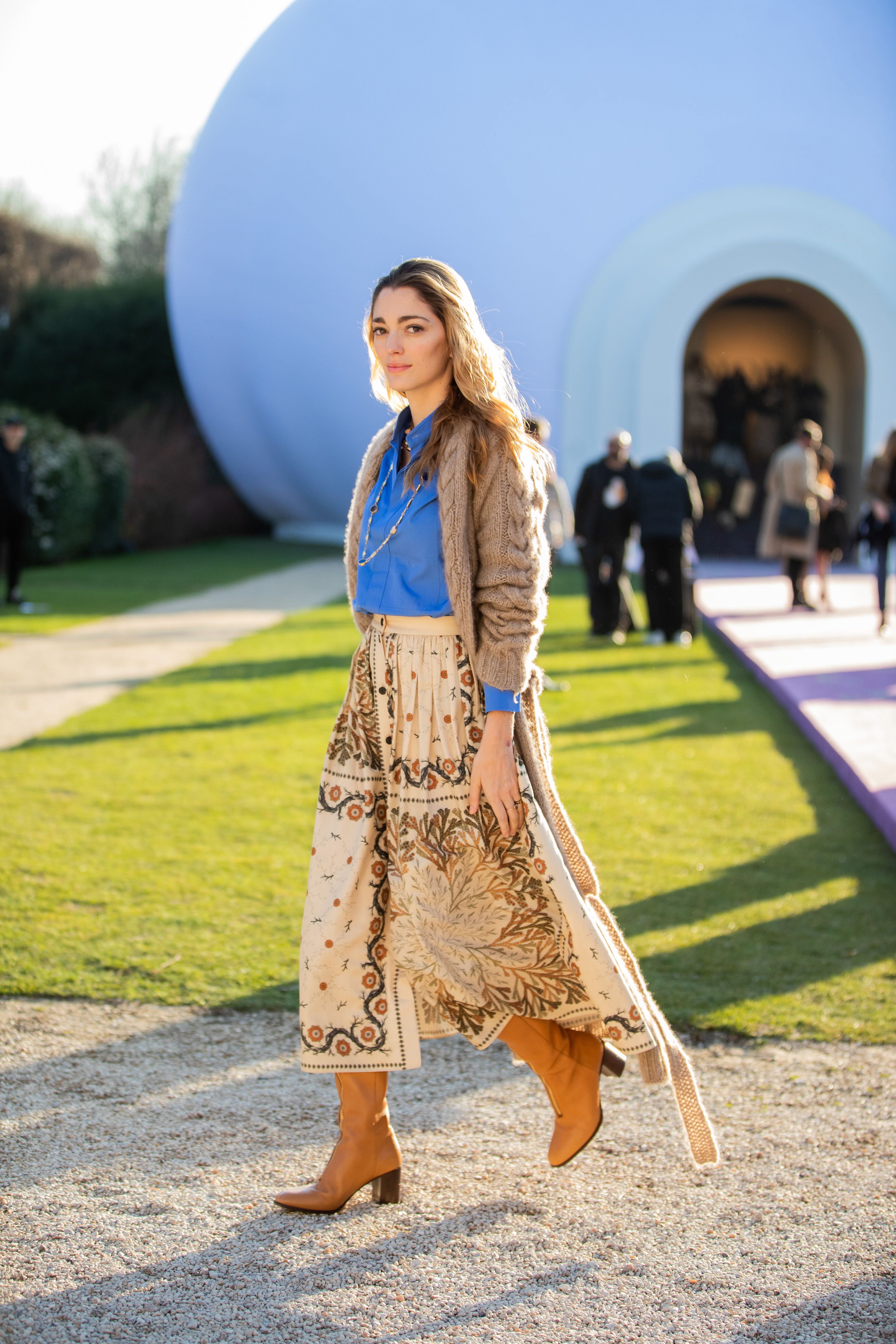 Looks con camisa azul, el básico que vuelve a estar de moda Looks con camisa azul, el básico que vuelve a estar de moda