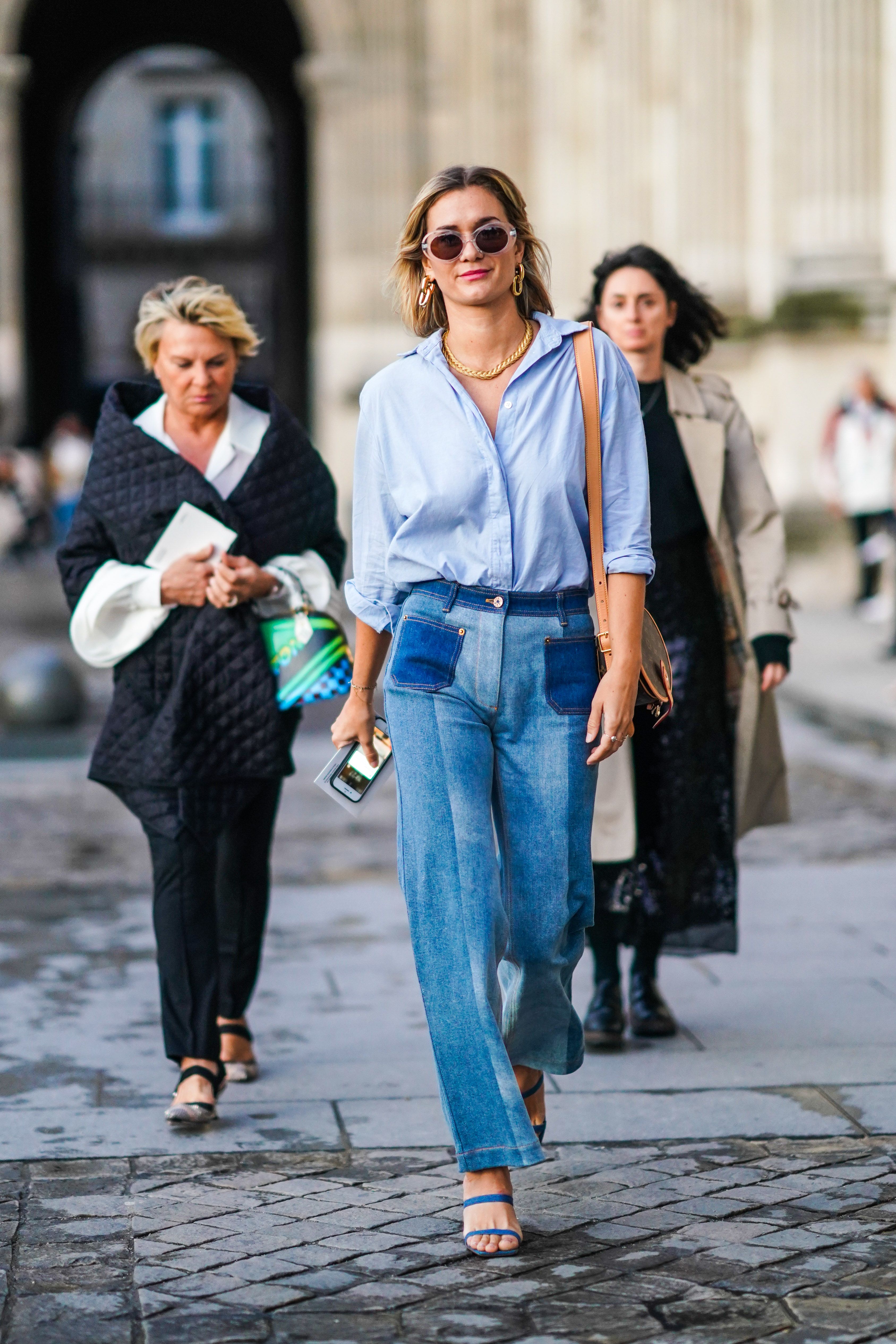 Looks con camisa azul, el básico que vuelve a estar de moda Looks con camisa azul, el básico que vuelve a estar de moda