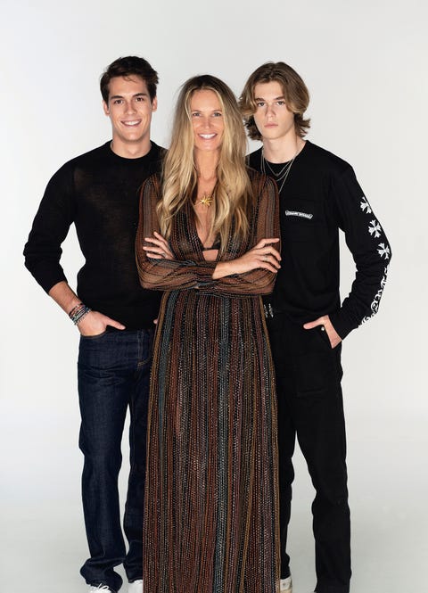 Elle Macpherson con sus hijos Flynn y Cy para ELLE