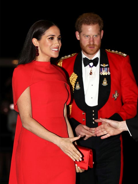 Meghan Markle y un vestido rojo largo de infarto para recordar