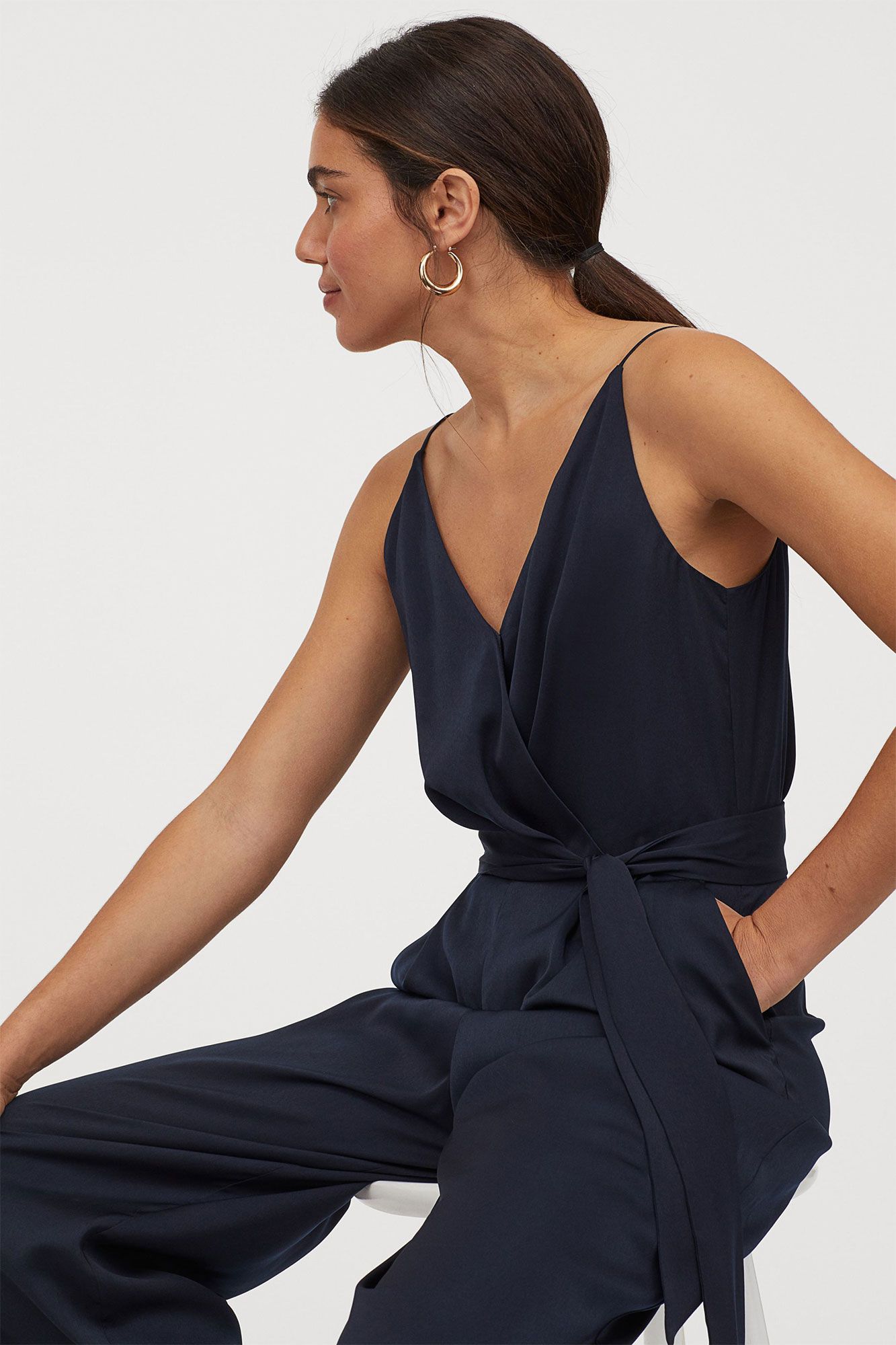 cristal Tibio pastor Este es el mono culotte azul marino de H&M más elegante de 2020