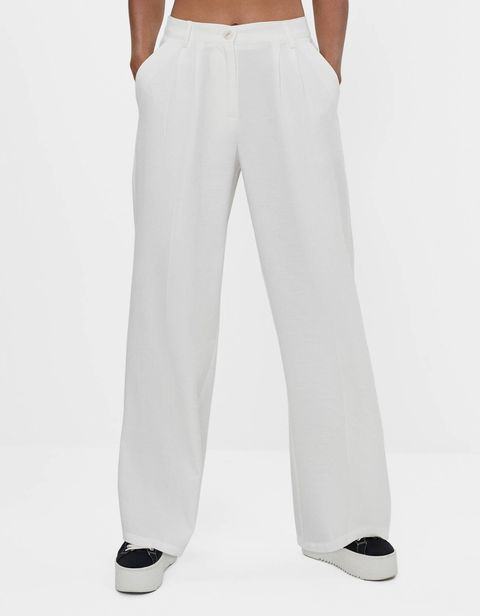 El pantalón ancho blanco Bershka que las expertas de moda