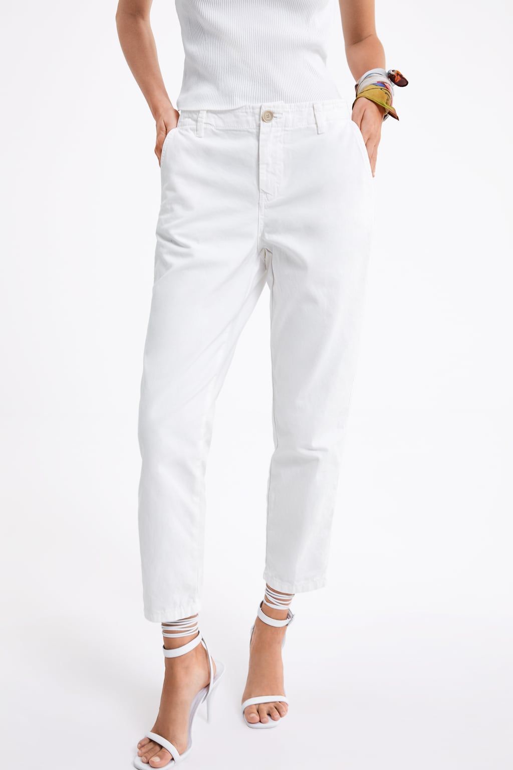 El Pantalon Blanco De Zara De 30 Que Es Mitad Vaquero Mitad