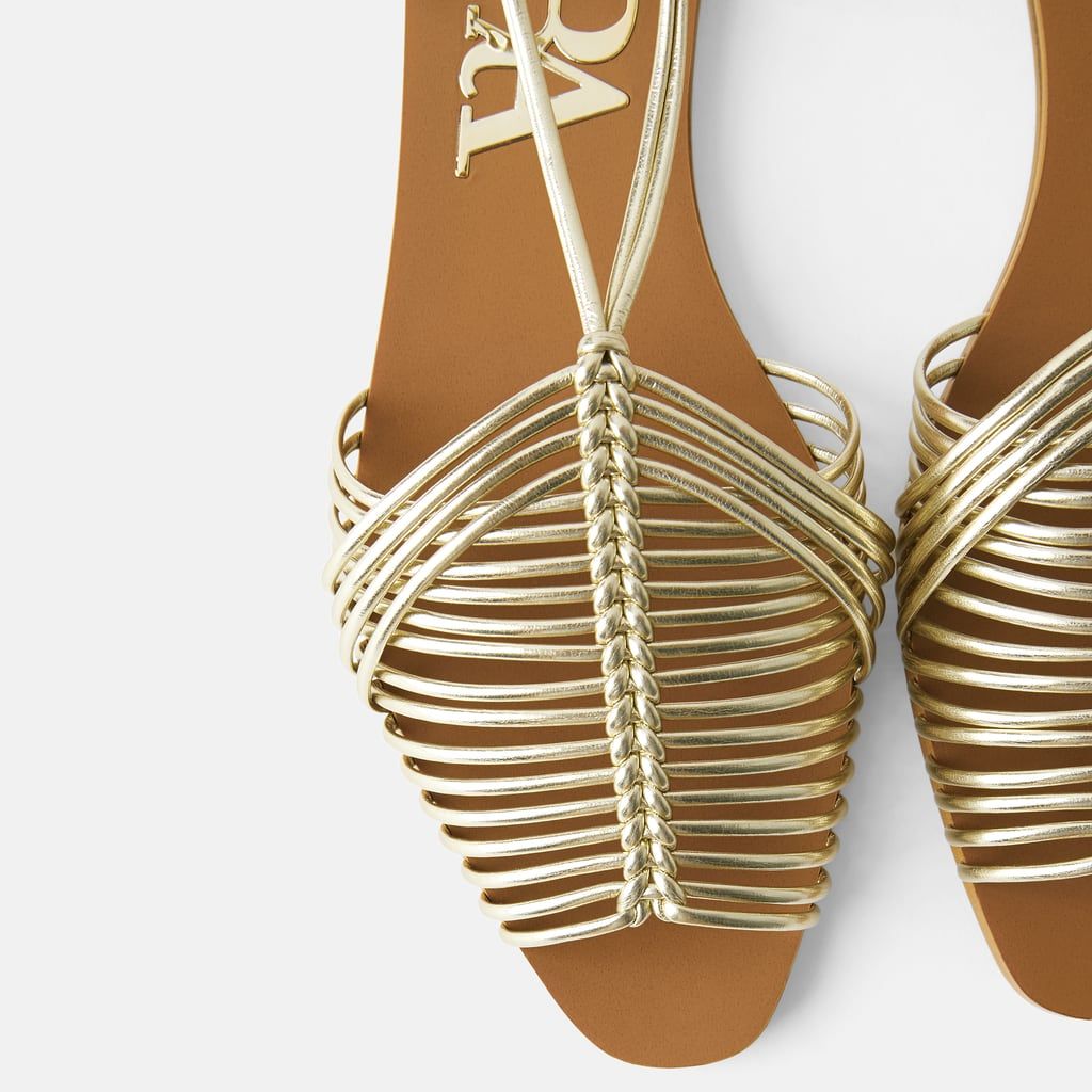 Zara su diseño de sandalias cangrejeras más vendido