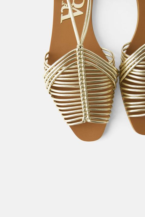 Zara recupera su diseño de sandalias cangrejeras más