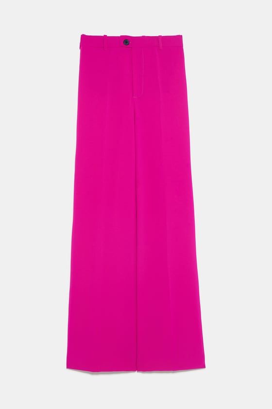 Tamara Falcó con pantalones palazzo rosa de Zara, su look Tamara Falcó tiene el pantalón palazzo de Zara que te