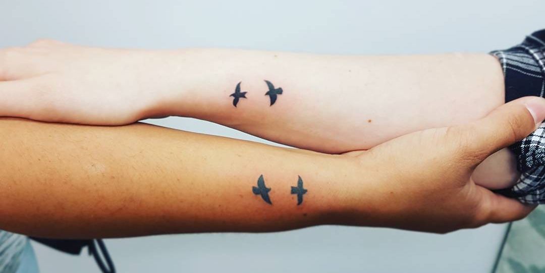 Tatuajes Para Hermanos Disenos E Ideas Increibles Tatuajes De Hermanas Tattoo Flechas Tatuajes Flechas