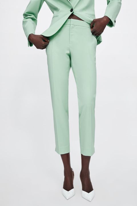 Éste es el traje de Zara verde vendido de la