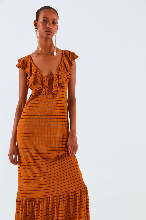 El vestido largo de volante asequible que más favorece de Sfera El vestido largo de volante asequible que más favorece de Sfera