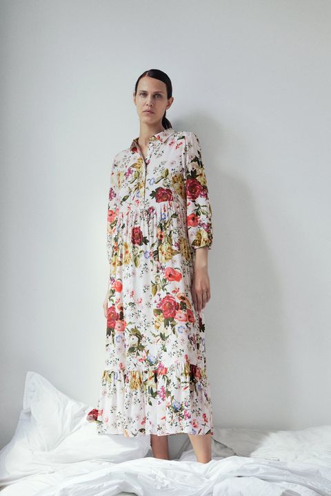 Zara:Este vestido camisero de flores no llegará a rebajas