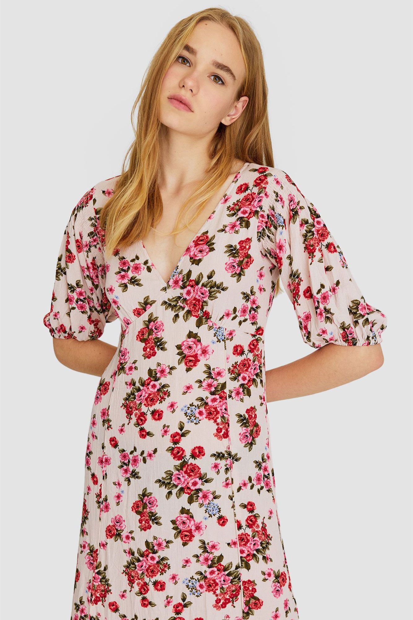 El vestido de flores del año a Stradivarius