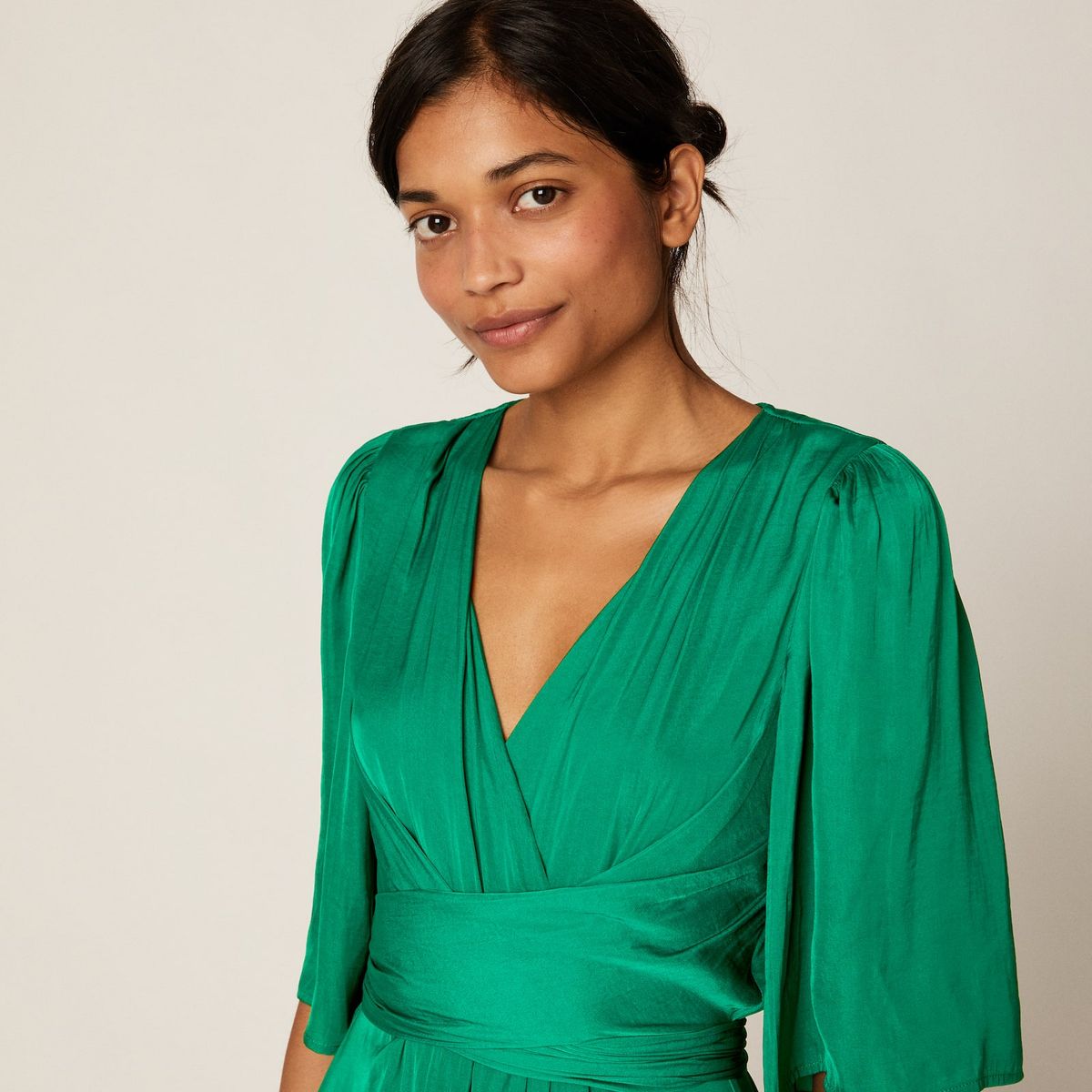 Oysho reedita vestido verde más su tienda online