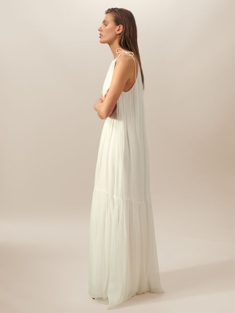 Este vestido de novia de Massimo Dutti cuesta 169 € espectacular e ideal para una boda en el campo o en la playa