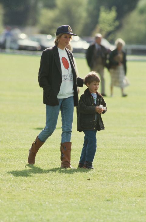 princess diana with prince william at a polo event