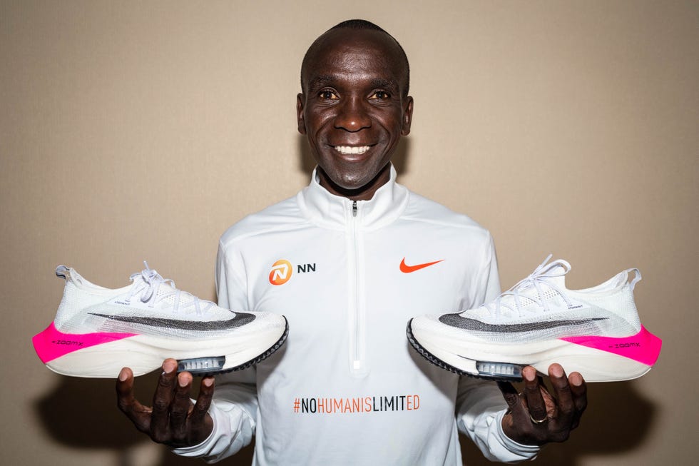 PUTO ATLETISMO DE LOS HUEVOS - Página 13 Eluid-kipchoge-1-59-attempt-kit-nike-zoom-marathon-shoe-original-1570886243