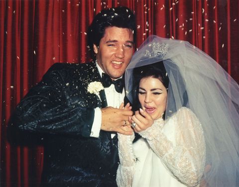 stany zjednoczone 1 maja zdjęcia ślubne Elvisa Presleya z Priscilla 1 maja 1967 zdjęcie: michael ochs archivesgetty images