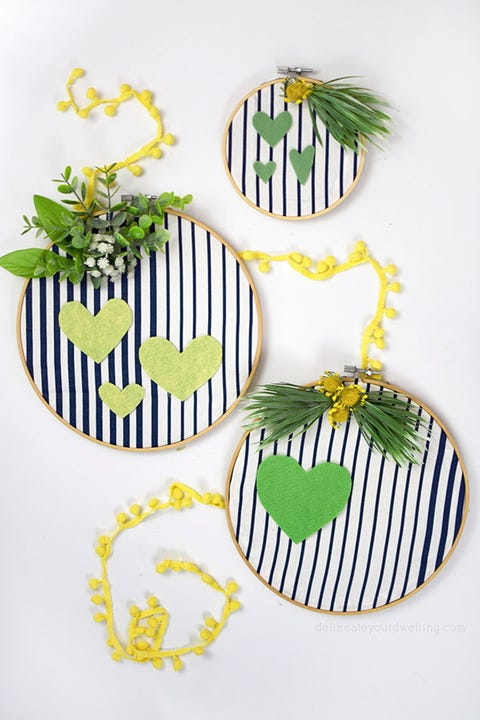 embroidery hoop valentine's day heart decor