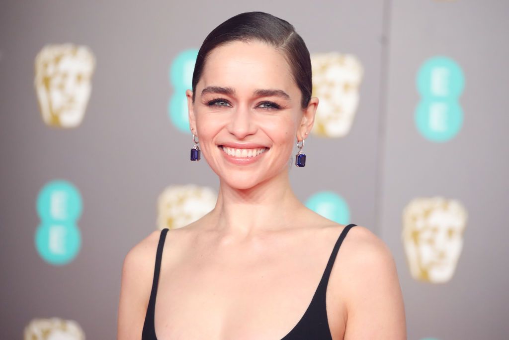 Emilia Clarke demuestra el poder de las 'country jackets'