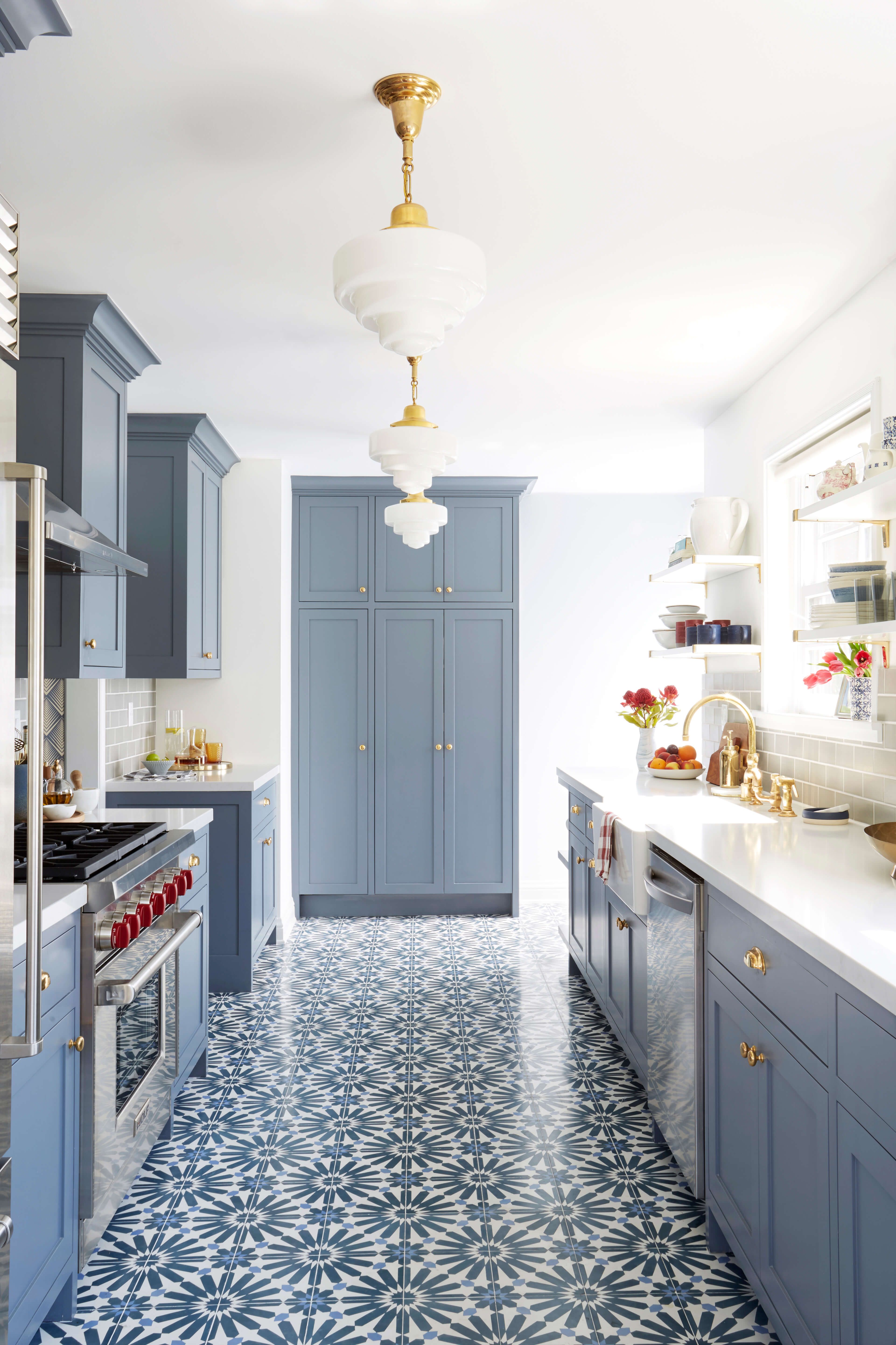 Featured image of post White Modern Blue Kitchen Cabinets - A metallic blue kitchen with modern curved cabinets.