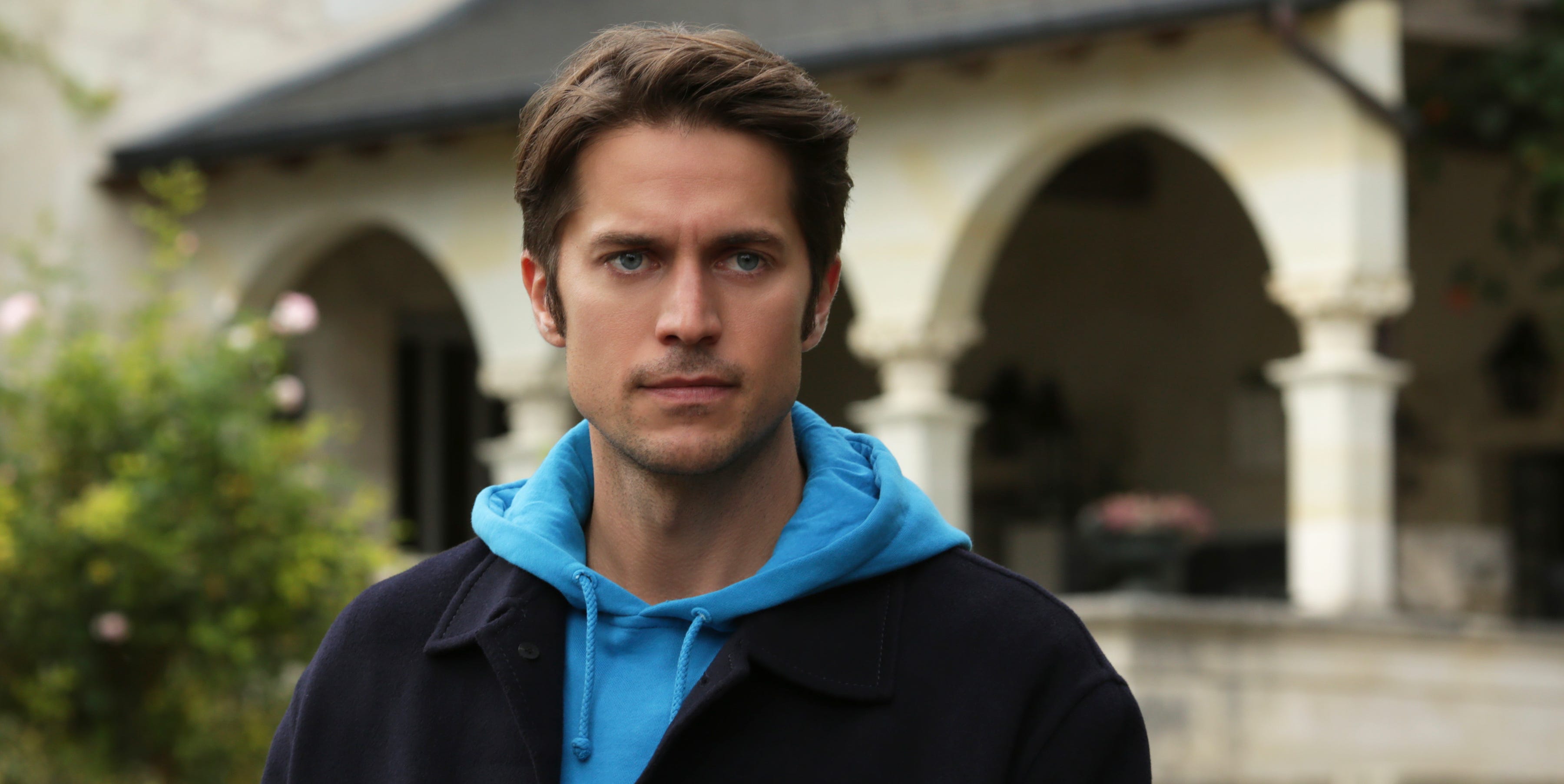 The Only Thing Finer Than Gabriel From ‘Emily in Paris’ Is Lucas Bravo With Long Hair The Only Thing Finer Than Gabriel From ‘Emily in Paris’ Is Lucas Bravo With Long Hair