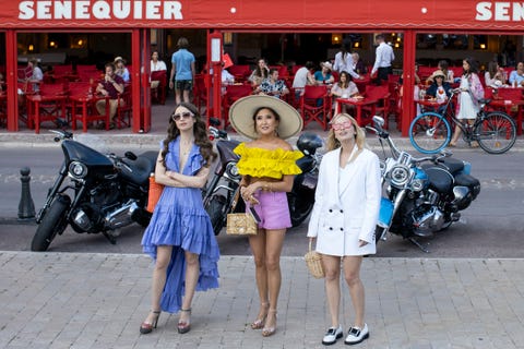 emily in paris l to r lily collins as emily, ashley park as mindy, camille razat as camille in episode 202 of emily in paris cr carole bethuelnetflix © 2021