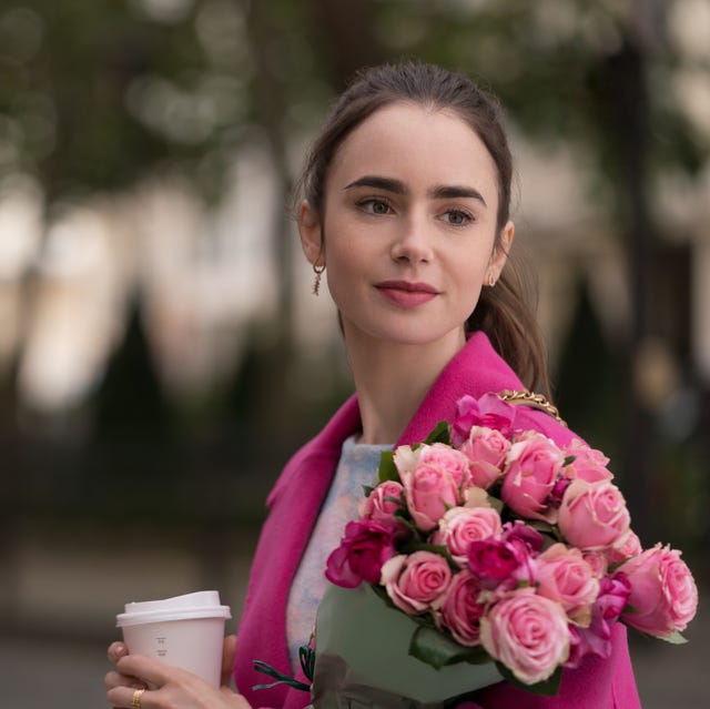 emily in paris l to r lily collins as emily in episode 104 of emily in paris cr stephanie branchunetflix © 2020