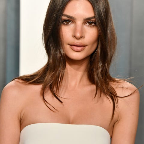 Emily Ratajkowski bij de 2020 Vanity Fair Oscar Party