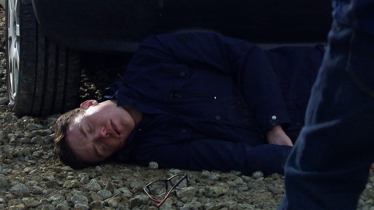 Emmerdale's Mandy Dingle vows revenge after Vinny's brutal ...