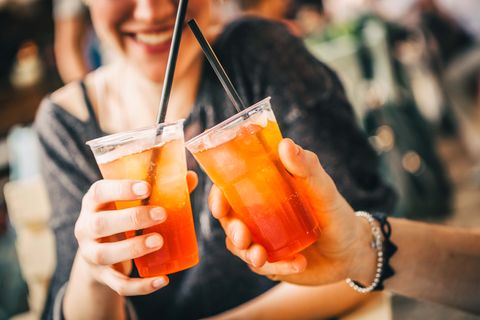  engagement-party-ideas-cocktails 