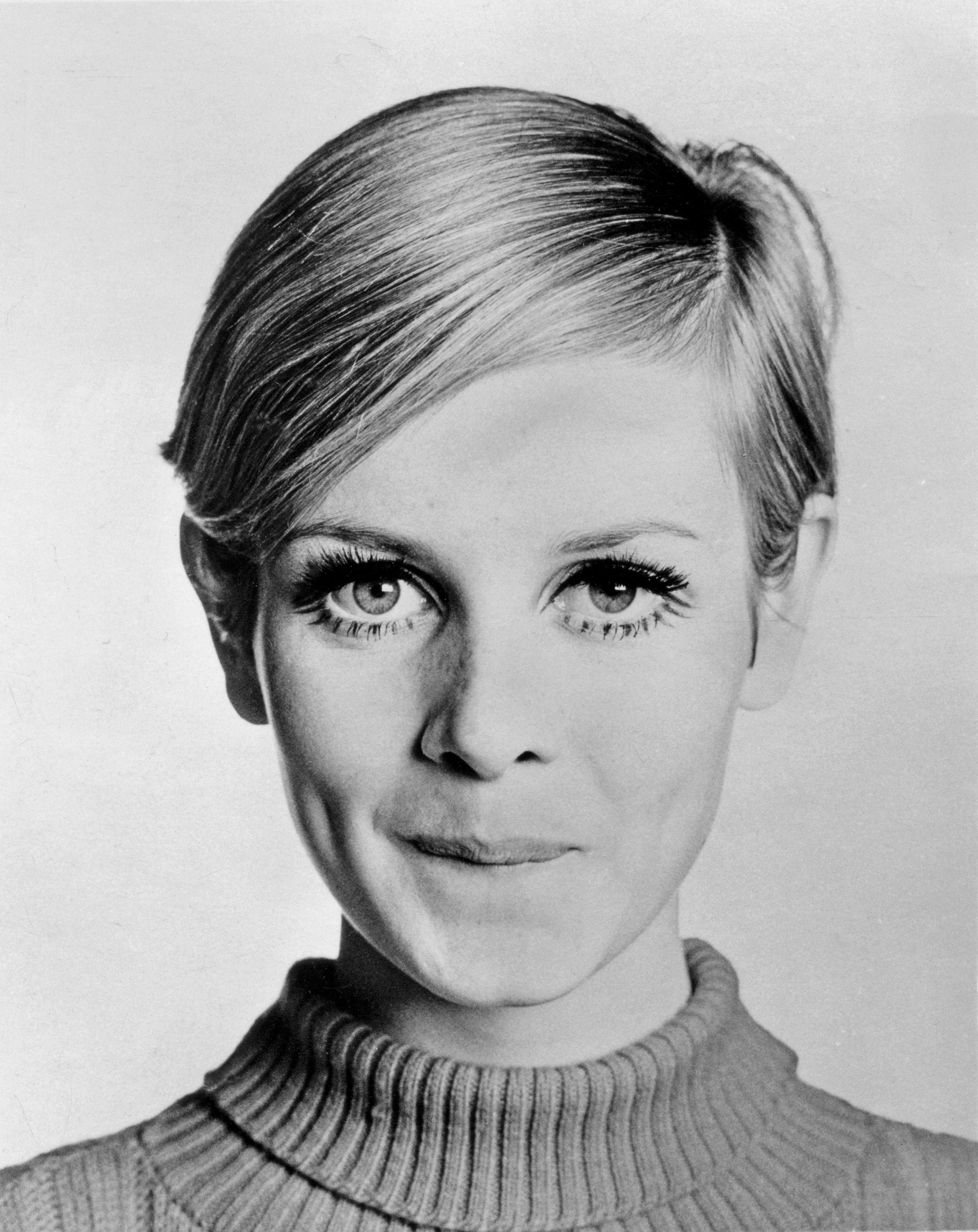 Twiggy, 72, Shares the Mascara She 'Loves' Using to Achieve Her Iconic Lashes