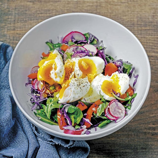 ensalada con huevos mollet