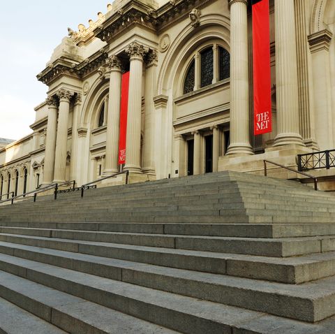 entrance to the met