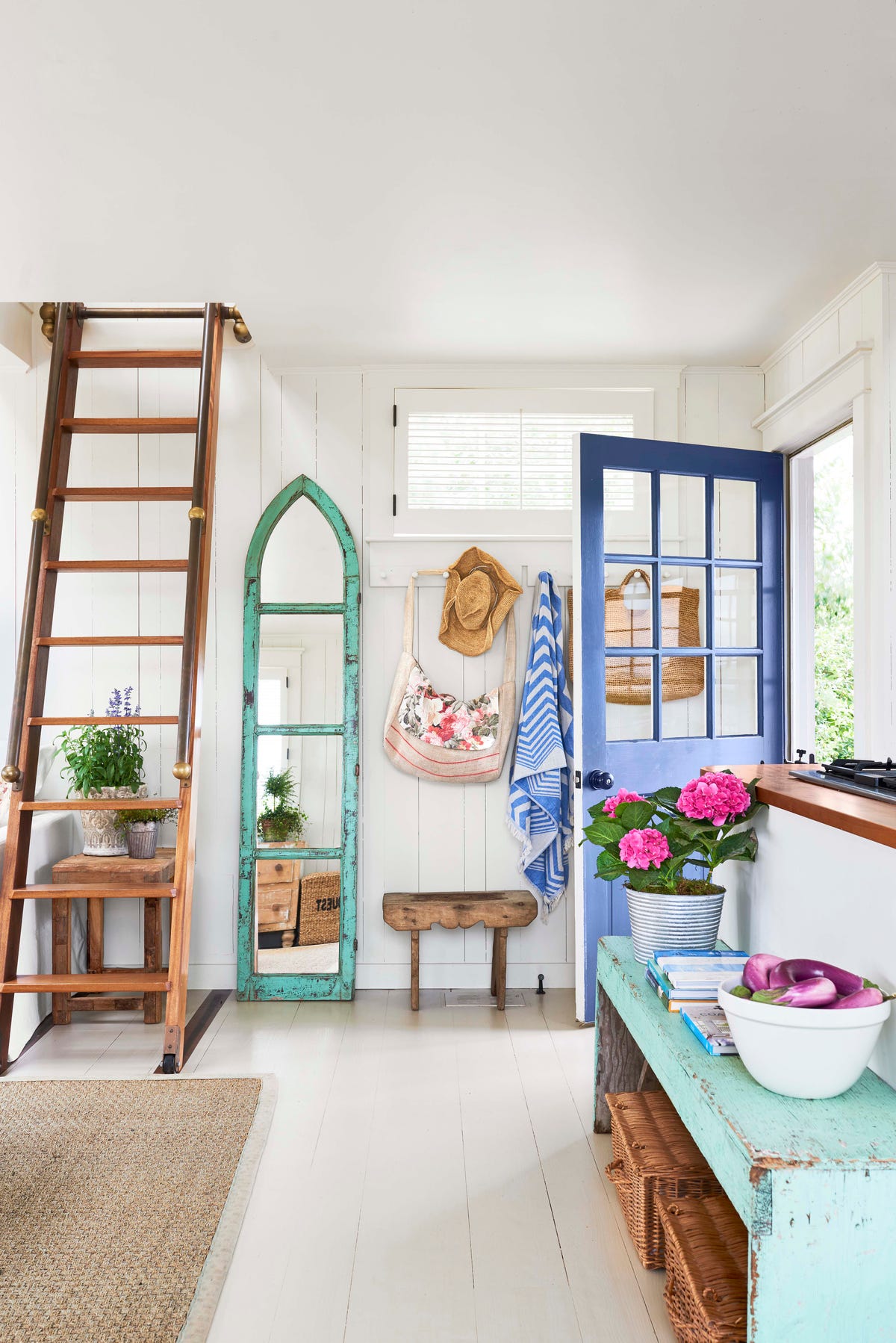 awesome-creative-ideas-to-organize-your-entryway
