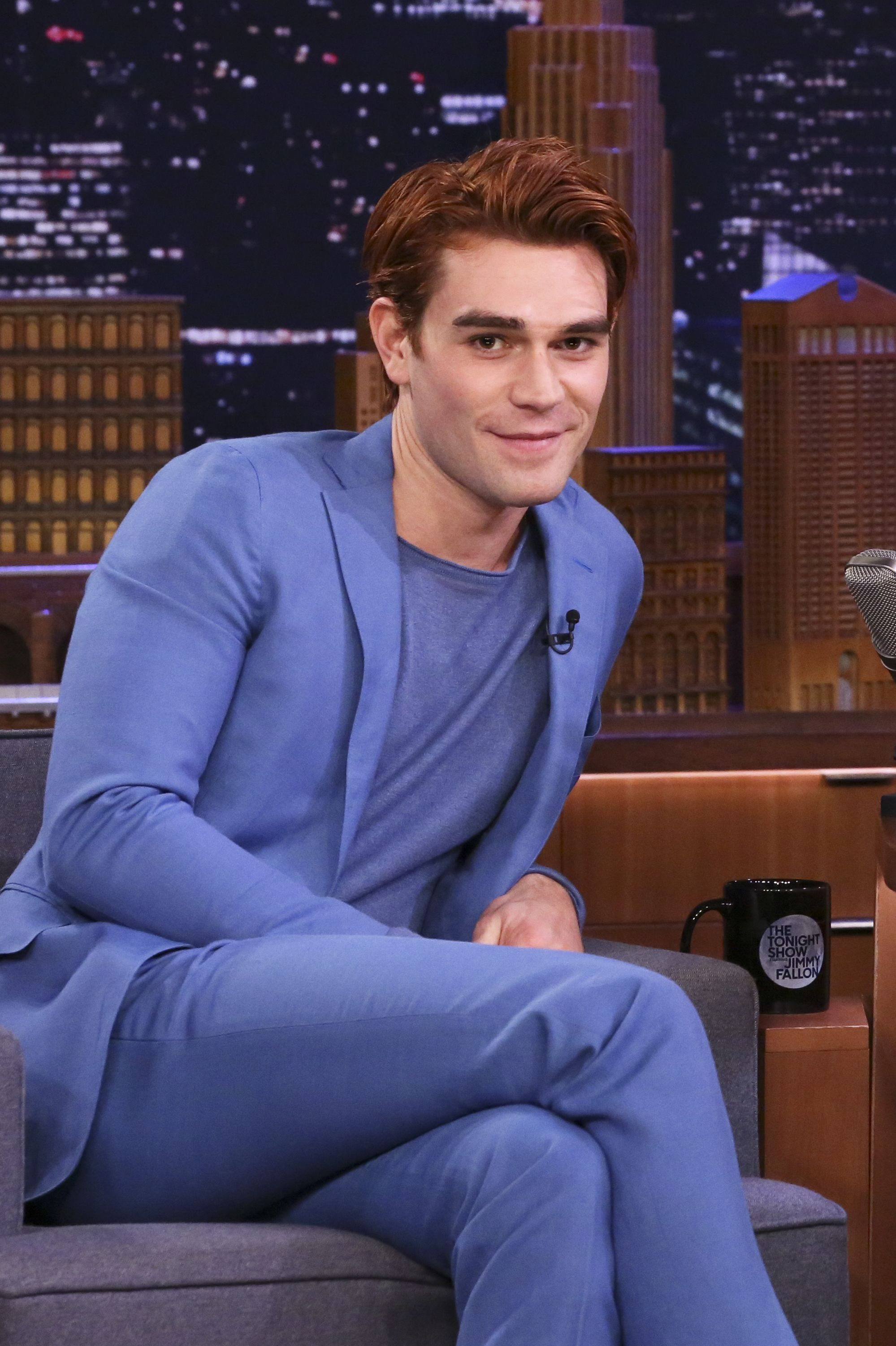 KJ Apa ('Riverdale') wants to be 'drag queen' - Celebrity Gossip News