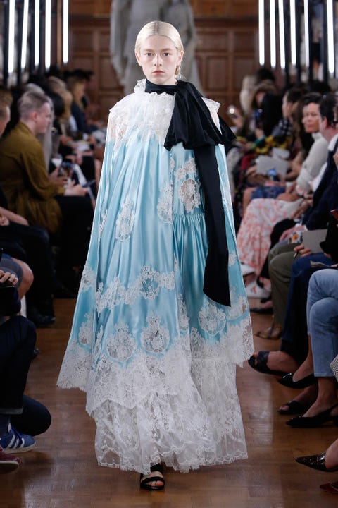 bows catwalk trend image