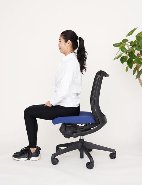 Office chair, Sitting, Furniture, Chair, Leg, Auto part, Gesture, 