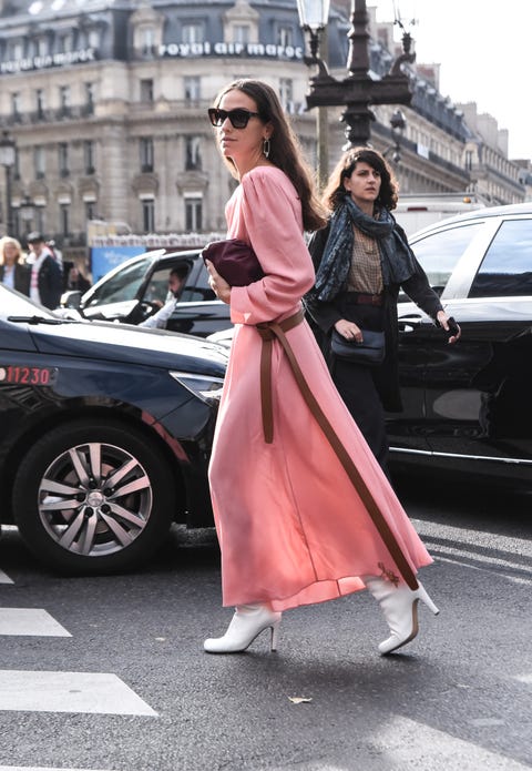 Street Style : Paris Fashion Week - Womenswear Spring Summer 2020 : Day Eight