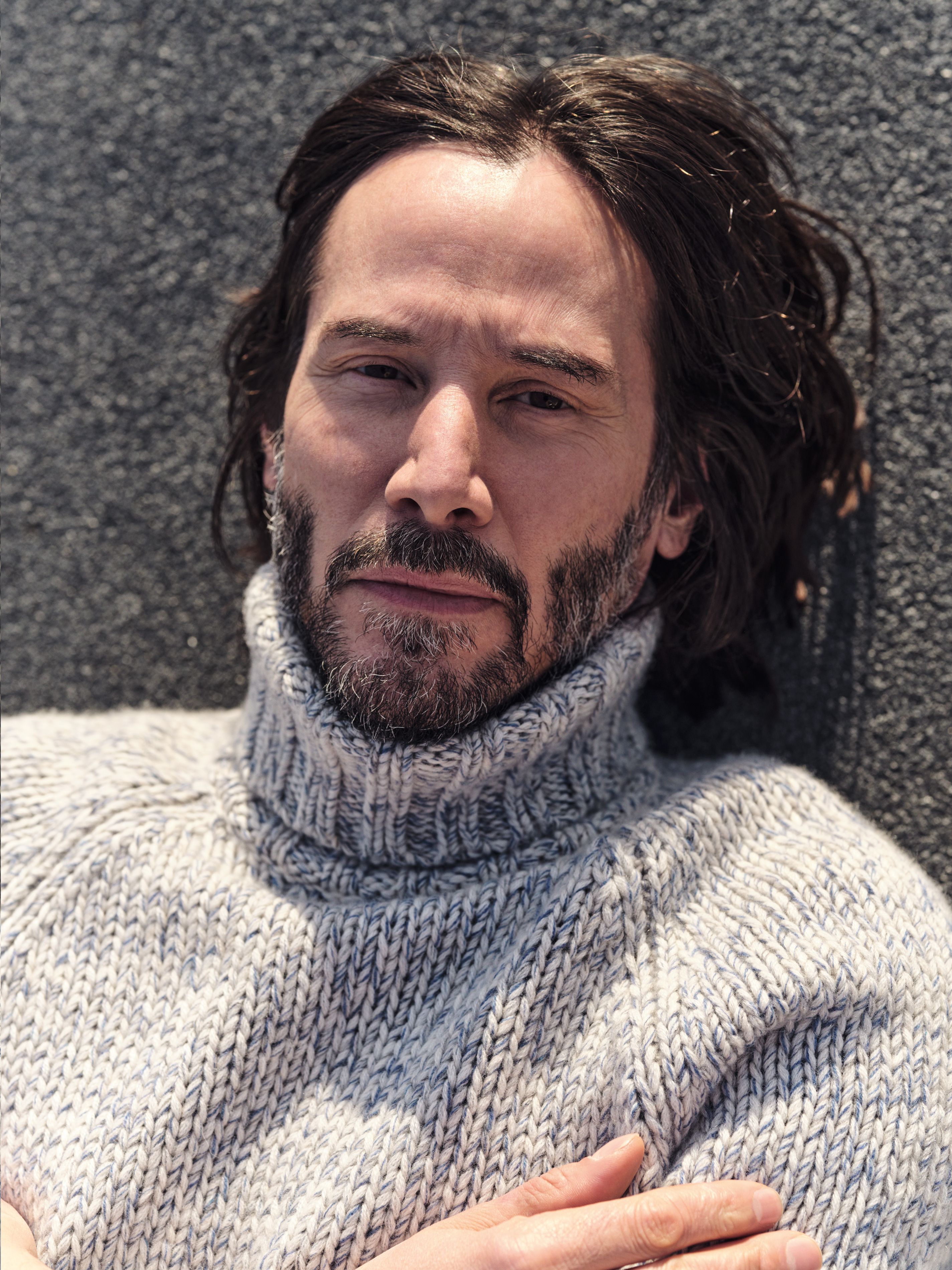 esq120121keanureeves-002-1637347463.jpg