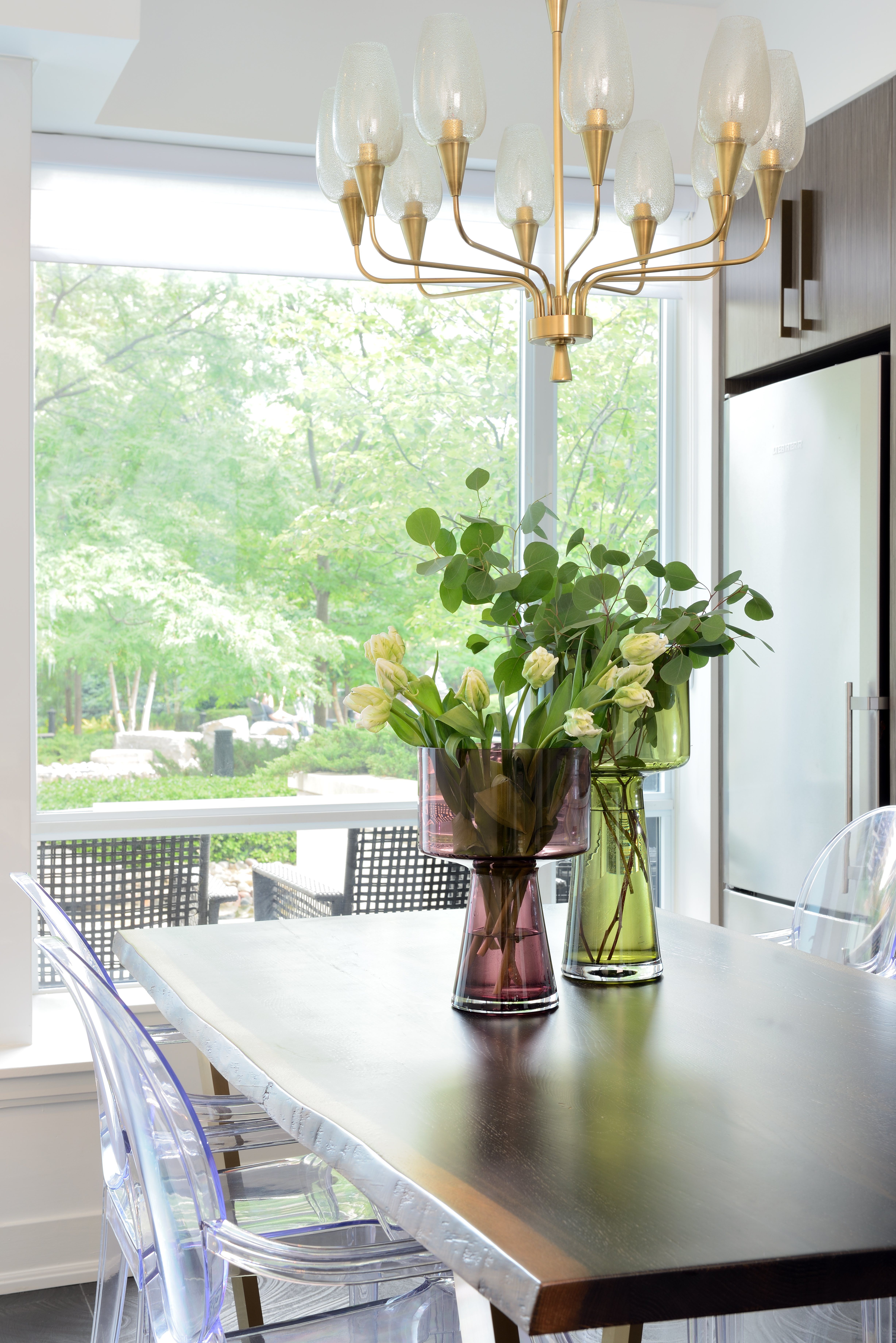 Acrylic Dining Room Chairs - Larger Size Modern Transparent Dining Living Room Ghost Side Dining Room Chair Accent Lounge No Arms Armless Seat Overstock 14031660 / This modern element features solid metal legs and a clear acrylic seat with arms and backrest.