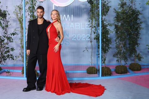 ester expósito y nicolás furtado