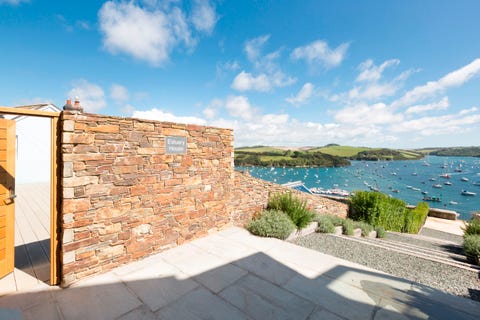 Stylish Coastal Home Overlooking Salcombe Harbour For Sale – Houses For