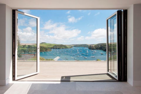 Stylish Coastal Home Overlooking Salcombe Harbour For Sale – Houses For