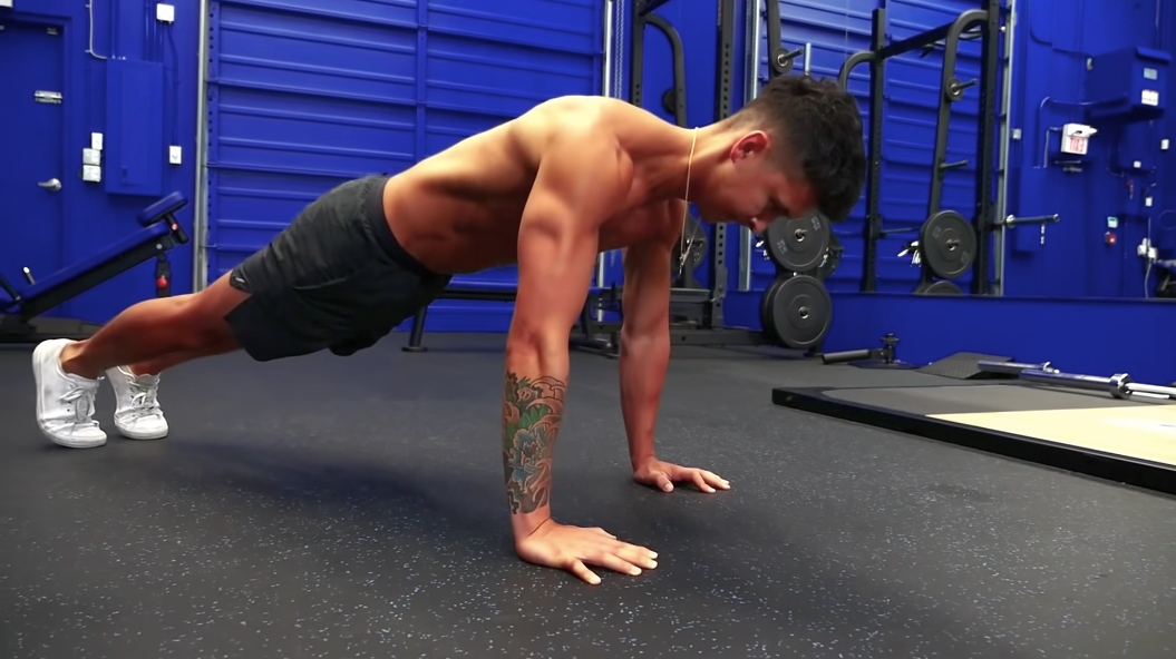 A Trainer Explains How to Build Your Chest Using Nothing But Pushups