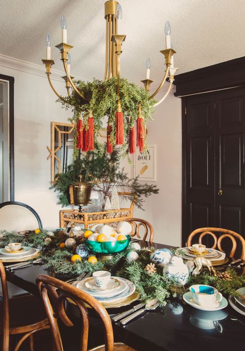 35 Best Centerpieces, Holiday Centerpiece Ideas For Round Tables
