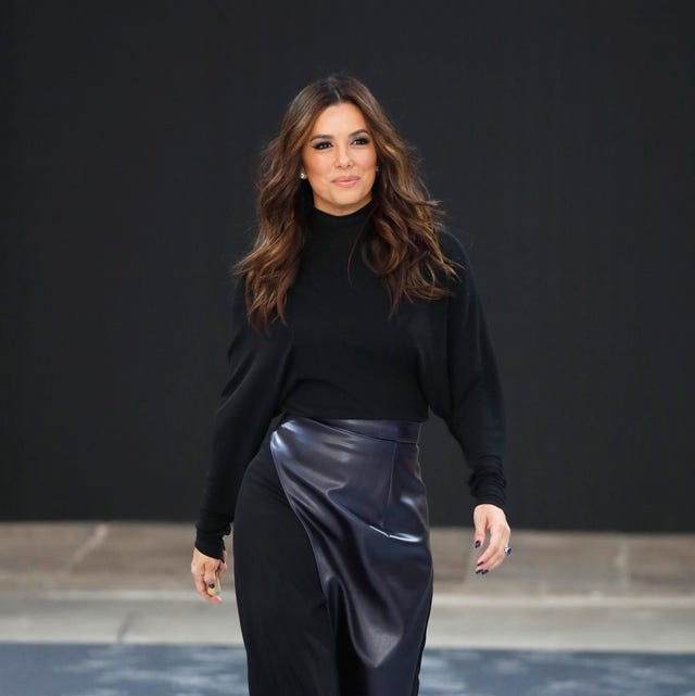 44歳エヴァ ロンゴリアの艶肌をつくる7つのスキンケア習慣 44歳エヴァ ロンゴリアの艶肌をつくる7つのスキンケア習慣