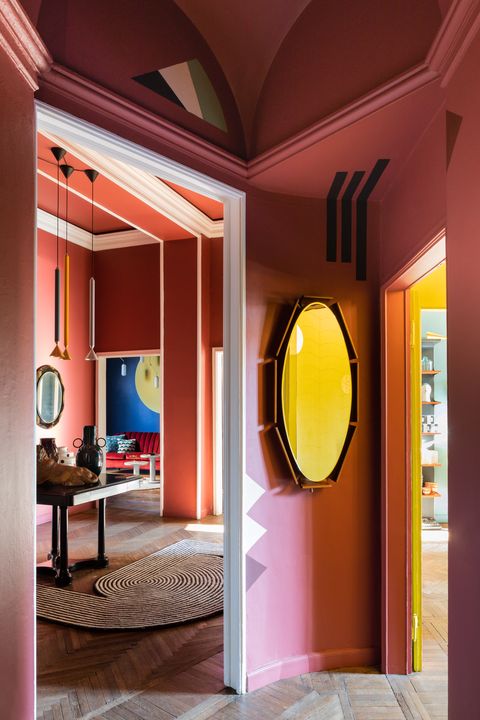 Colour clash decoration in Milan home and gallery PalermoUno