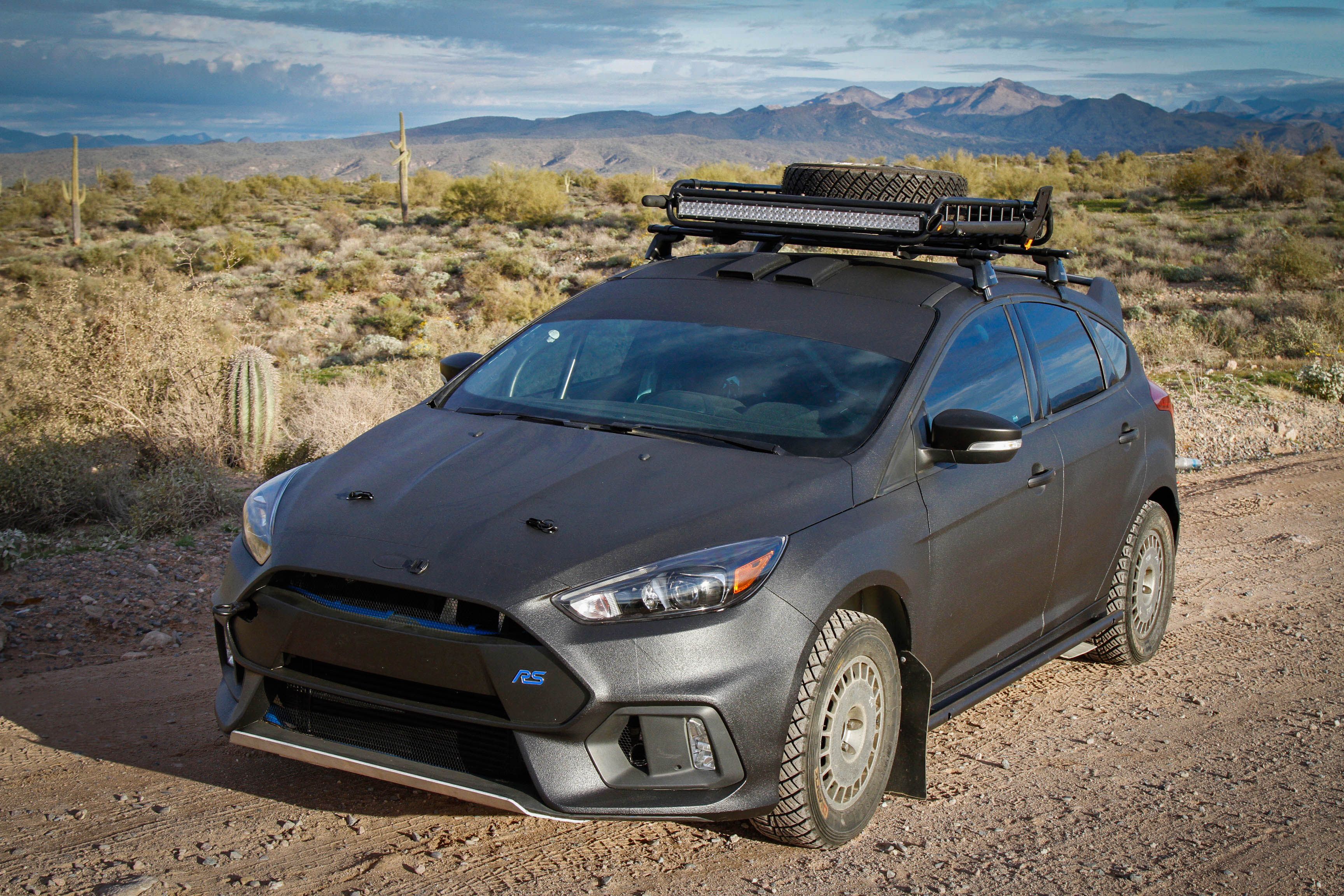 Universal x86. Ford Focus 2 Offroad. Ford Focus RS Roof Rack. Ford Focus 2 внедорожный. Ford Focus off Road.