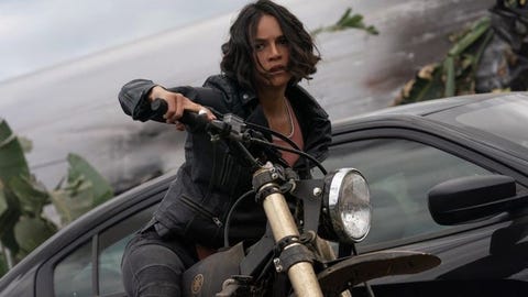 Michelle Rodriguez michelle rodriguez montando una moto