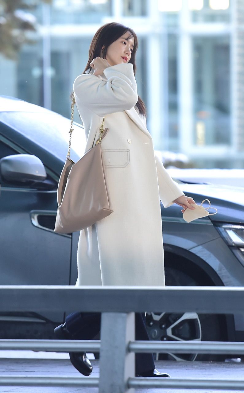 祝33歳！ 少女時代（SNSD）不動のセンター、ユナの最新ファッション20 | ファッション | ELLE ［エル デジタル］